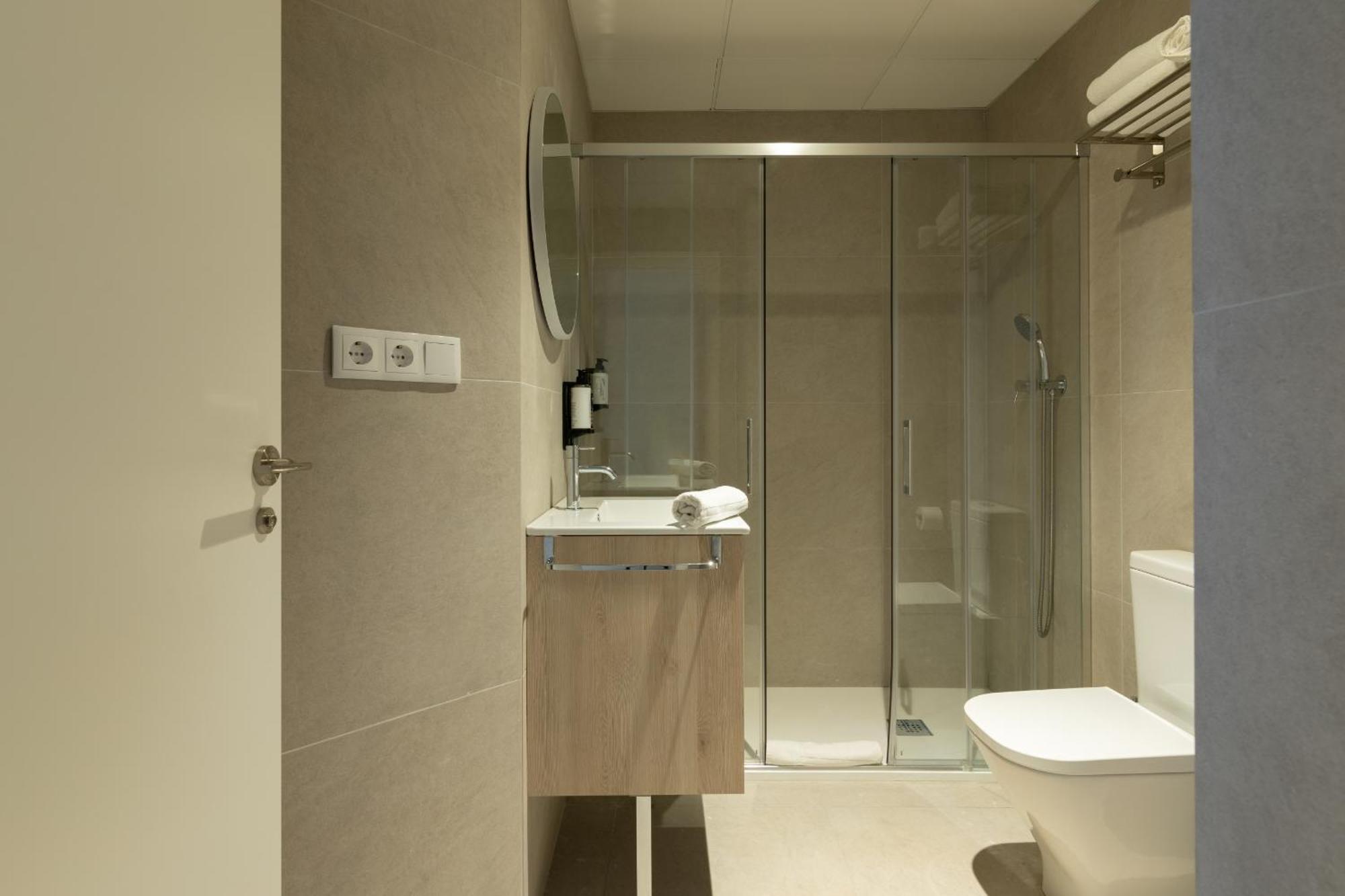 Arena Basic Aparthotel บาเลนเซีย ภายนอก รูปภาพ